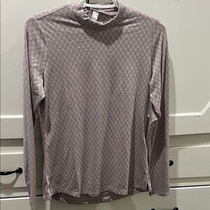 Adidas women’s small Long Sleeve Patterned Top. Perfect for workouts or golf day